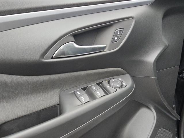 new 2025 Buick Envista car, priced at $27,180