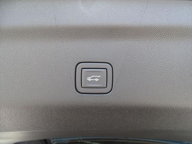 new 2024 GMC Yukon XL car, priced at $90,030
