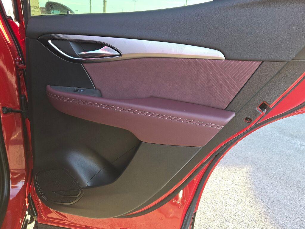 new 2025 Buick Envision car, priced at $40,034