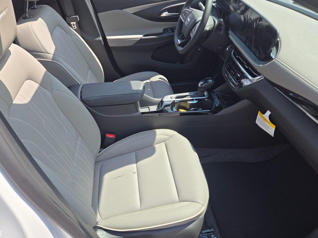 new 2025 Buick Envista car, priced at $29,390