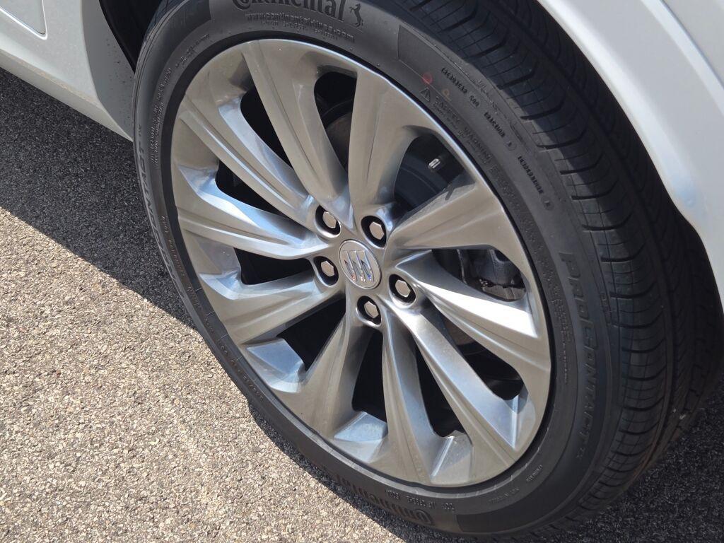 new 2025 Buick Envista car, priced at $29,390