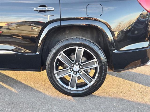 used 2017 GMC Acadia car, priced at $22,895