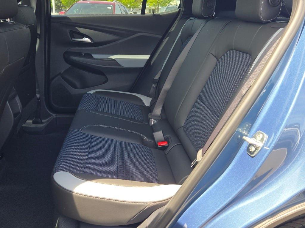 new 2025 Buick Envista car, priced at $24,685