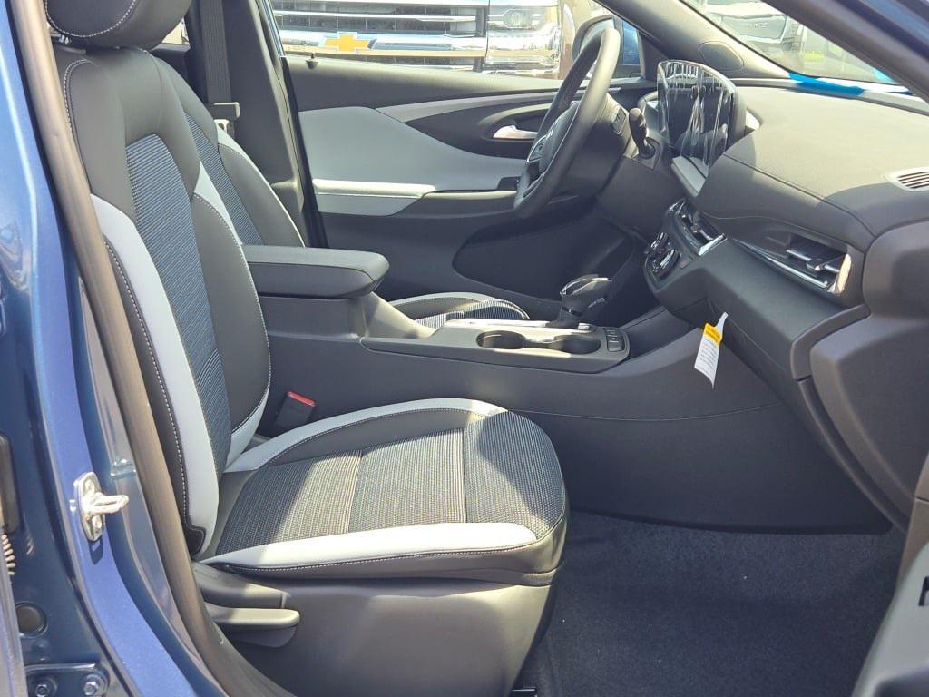 new 2025 Buick Envista car, priced at $24,685