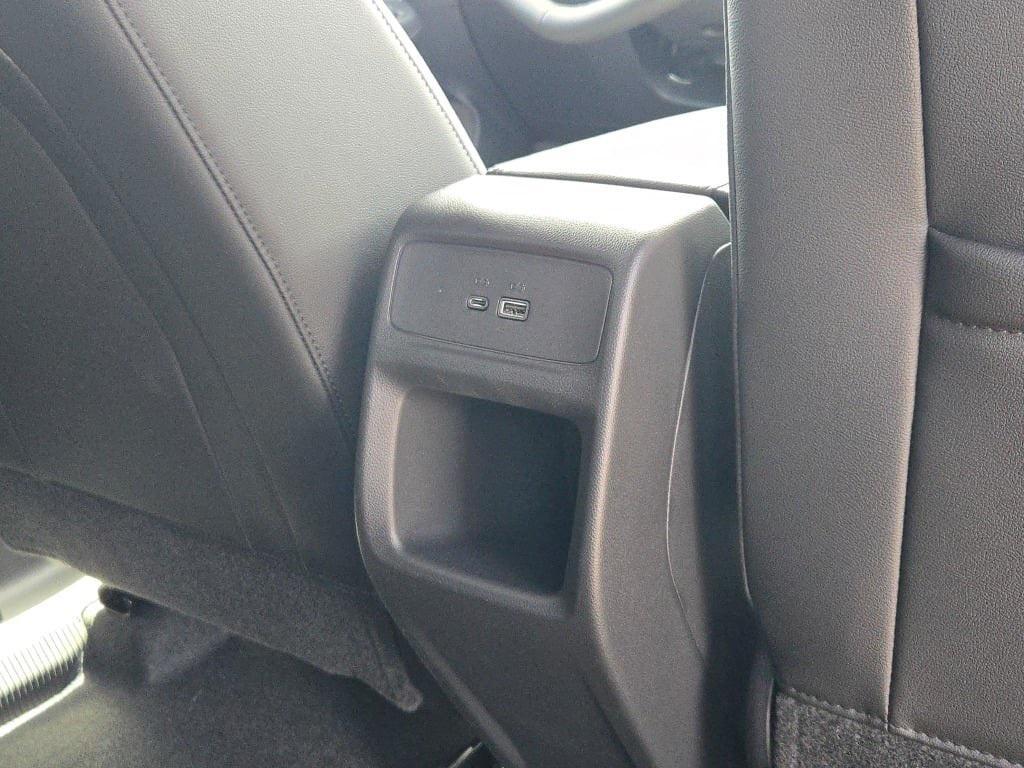 new 2025 Buick Envista car, priced at $24,685