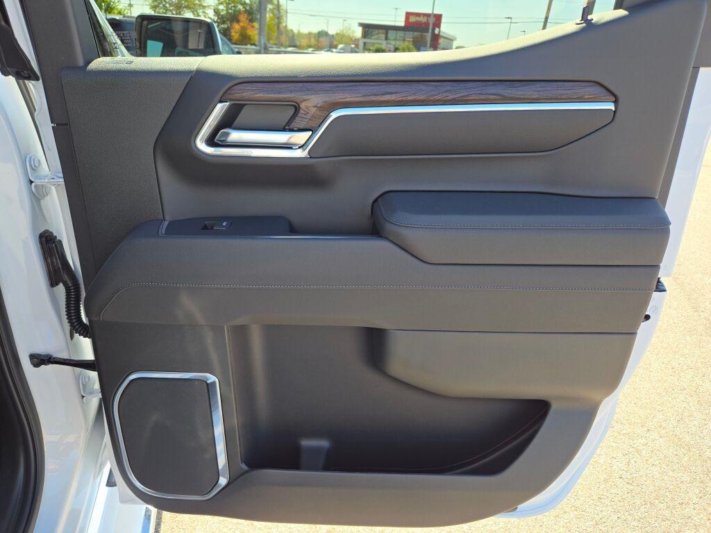 new 2026 GMC Sierra 1500 car, priced at $58,425