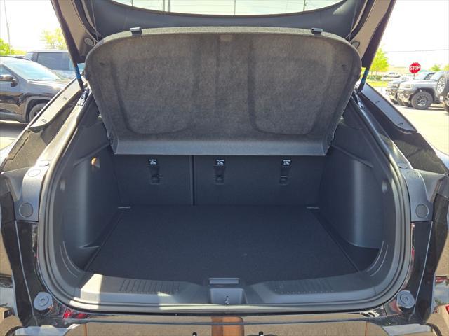 new 2025 Buick Envista car, priced at $28,865