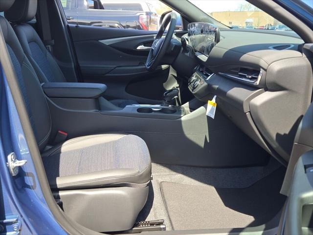 new 2025 Buick Envista car, priced at $28,074
