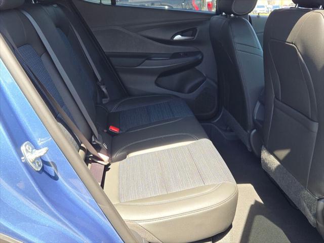 new 2025 Buick Envista car, priced at $28,074