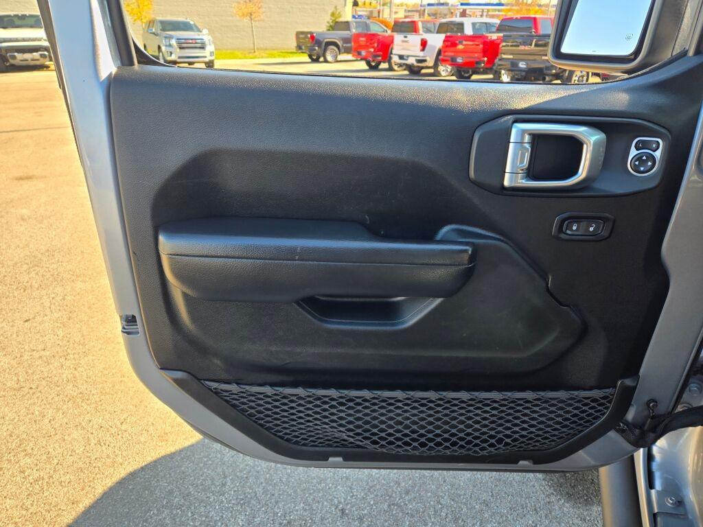 used 2020 Jeep Gladiator car, priced at $27,118