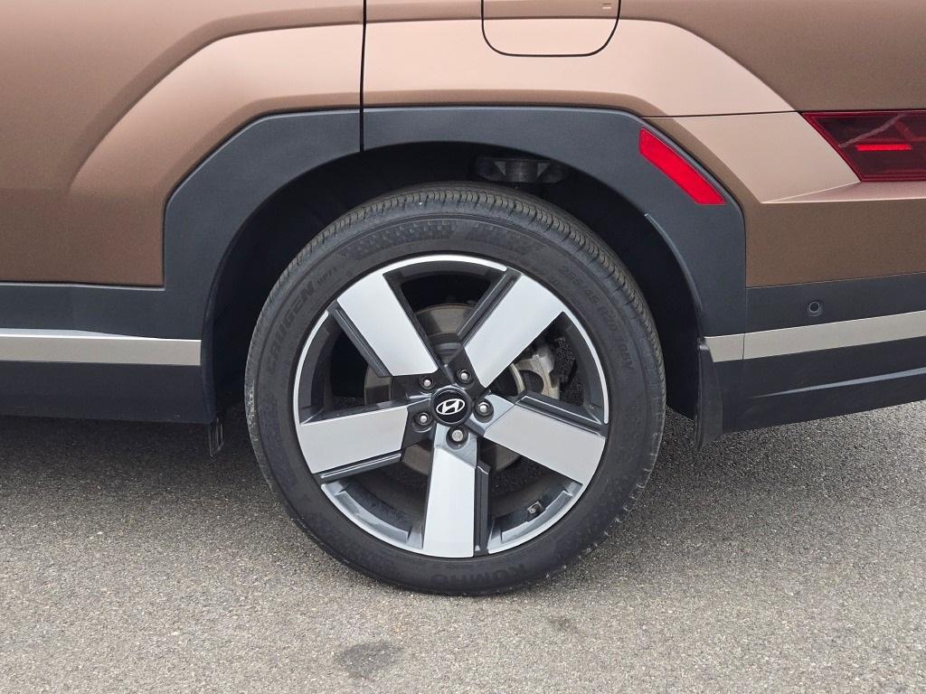 used 2024 Hyundai Santa Fe car, priced at $34,995
