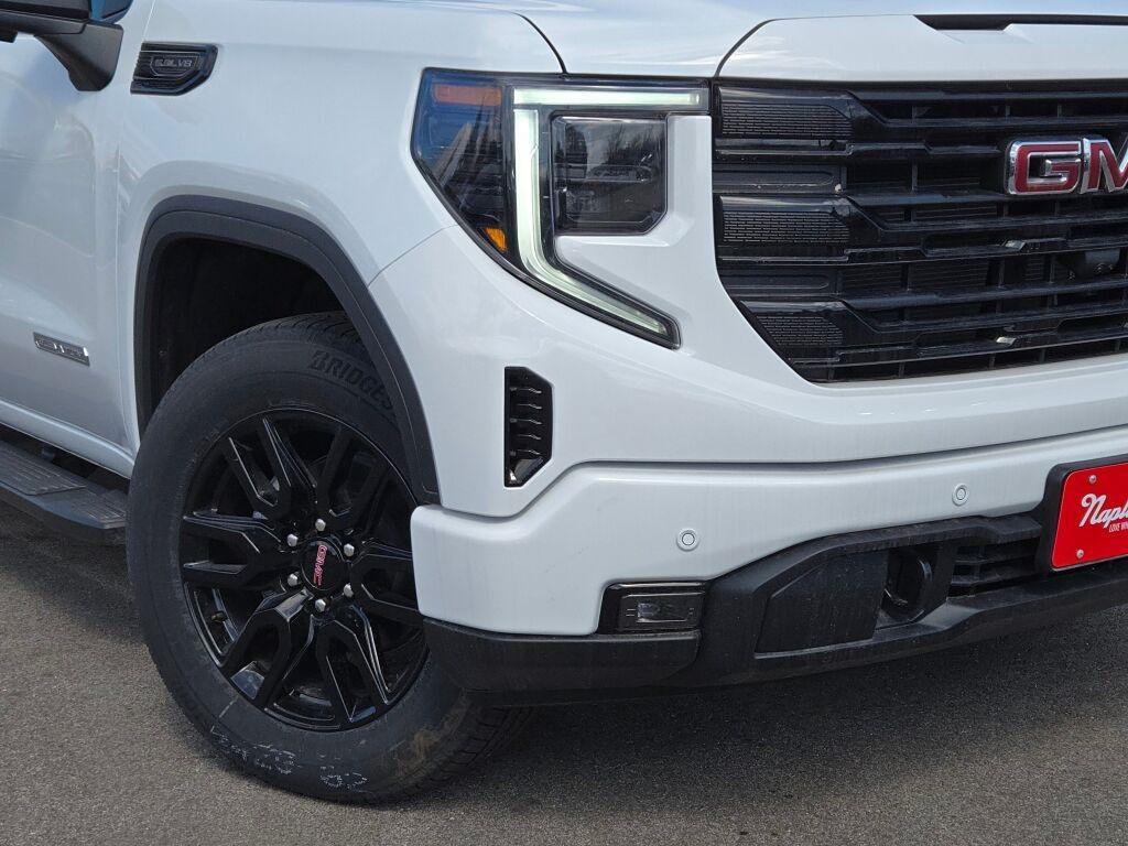 new 2025 GMC Sierra 1500 car, priced at $57,185