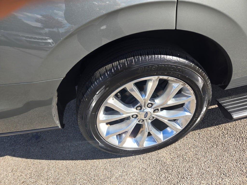 used 2019 Ford Expedition car, priced at $27,118