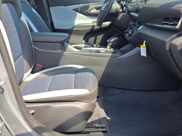 new 2025 Buick Envista car, priced at $24,685