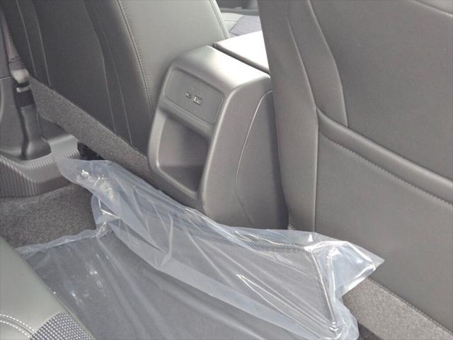 new 2025 Buick Envista car, priced at $28,074