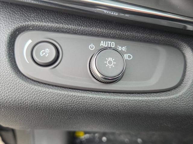 new 2025 Buick Envista car, priced at $28,074