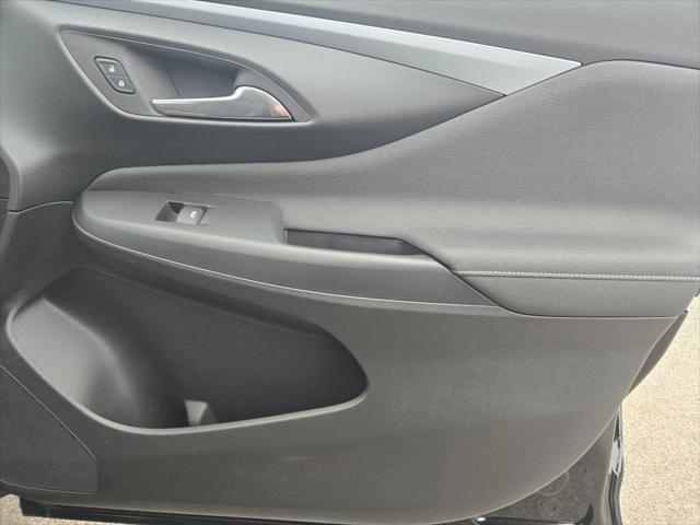 new 2025 Buick Envista car, priced at $28,074
