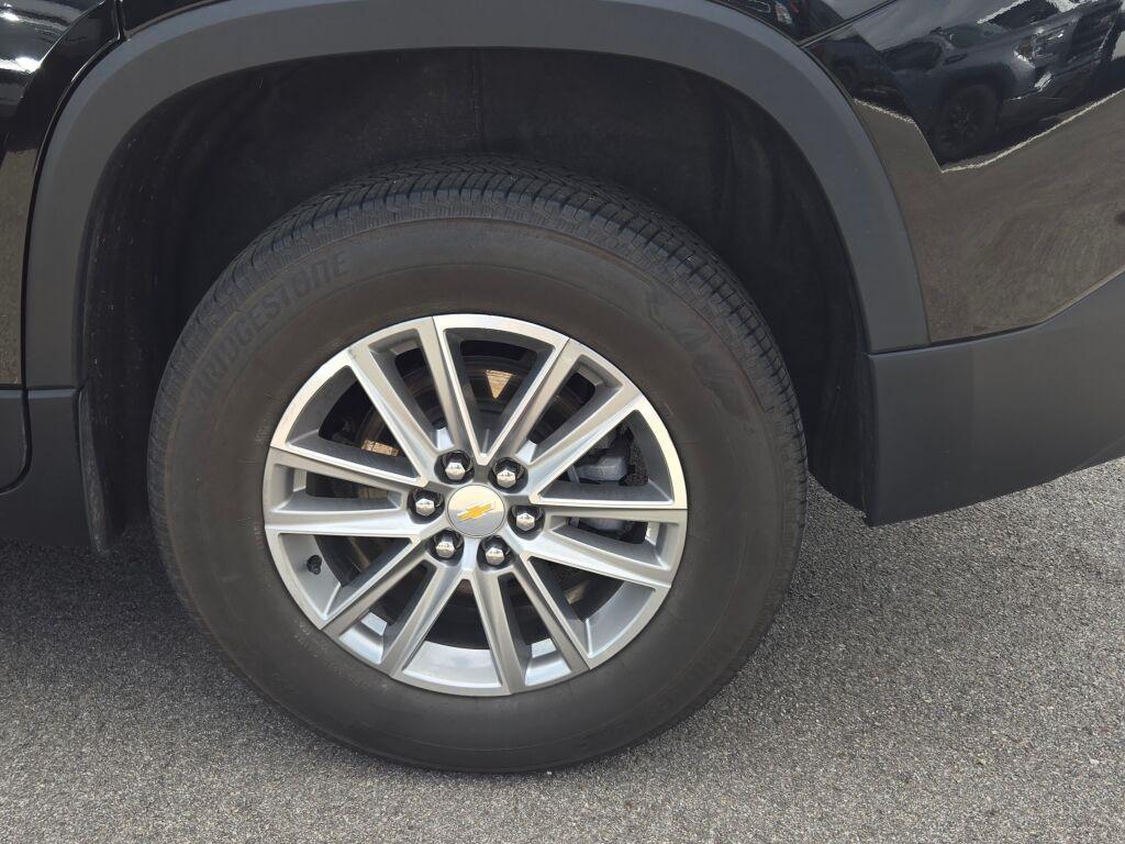 used 2022 Chevrolet Traverse car, priced at $31,295