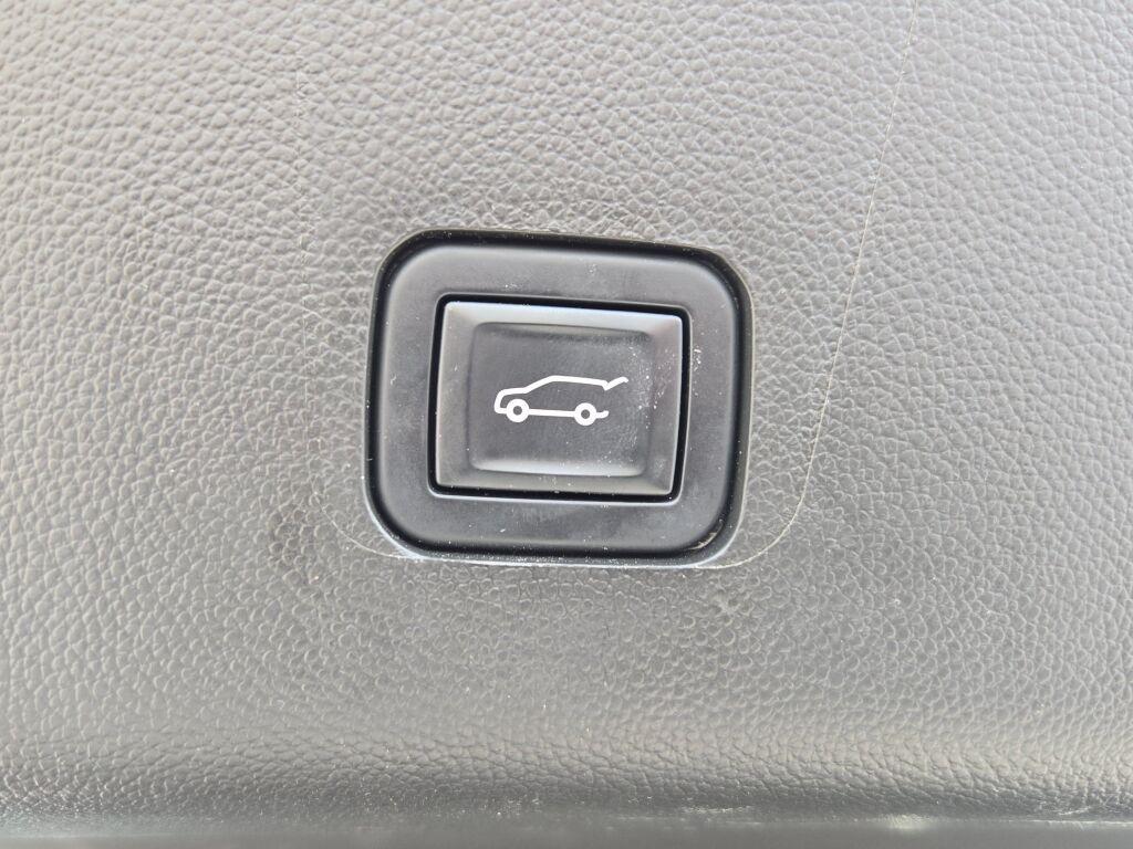 used 2022 Chevrolet Traverse car, priced at $31,295