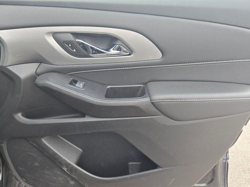 used 2022 Chevrolet Traverse car, priced at $31,295