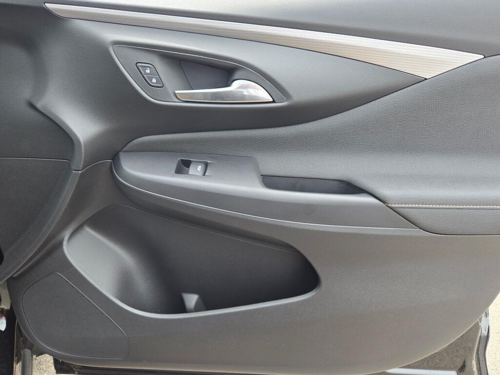 new 2025 Buick Envista car, priced at $29,784