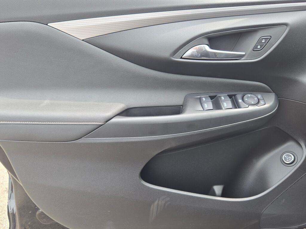 new 2025 Buick Envista car, priced at $29,784
