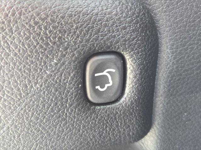 used 2015 Jeep Grand Cherokee car, priced at $15,738