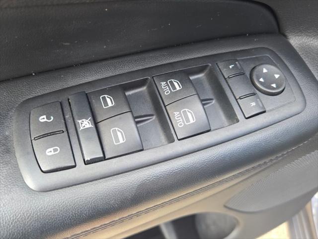 used 2015 Jeep Grand Cherokee car, priced at $15,738