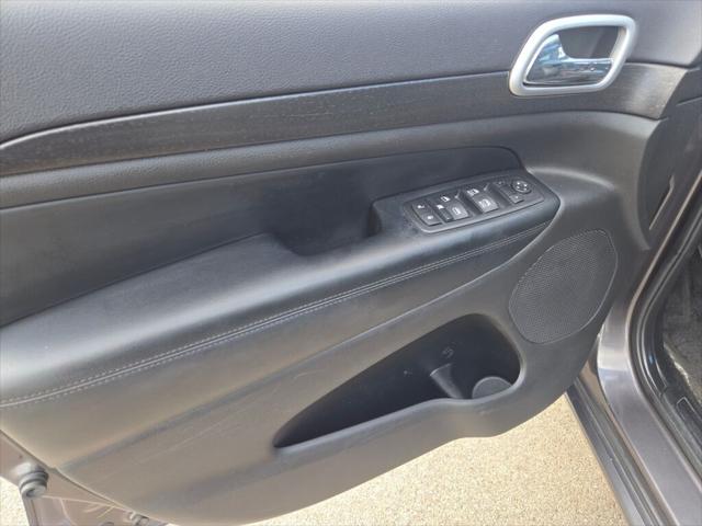 used 2015 Jeep Grand Cherokee car, priced at $15,738