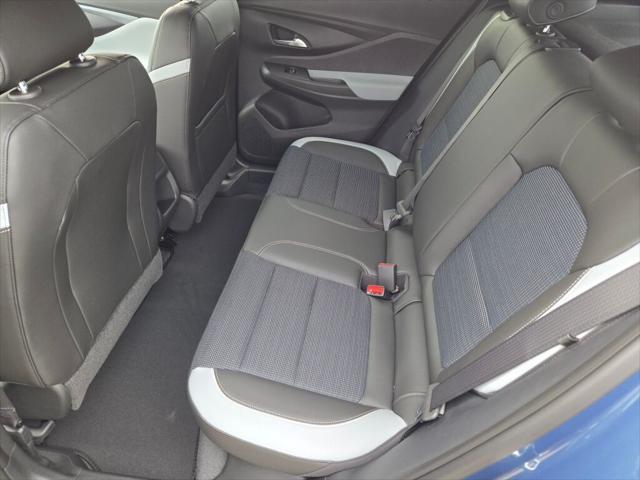 new 2025 Buick Envista car, priced at $27,375