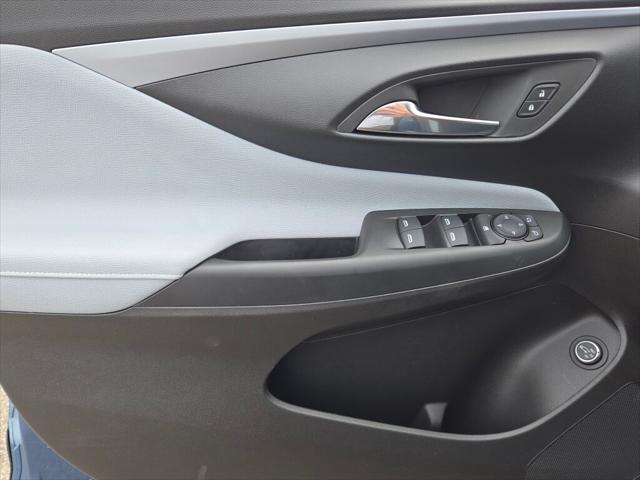 new 2025 Buick Envista car, priced at $27,375