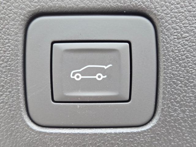 new 2025 Buick Envista car, priced at $26,880