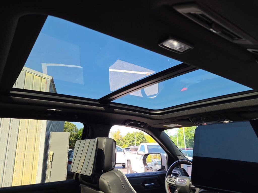 new 2025 GMC Yukon XL car, priced at $104,590