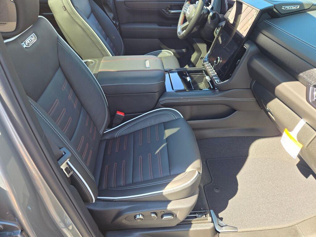 new 2025 GMC Yukon XL car, priced at $104,590