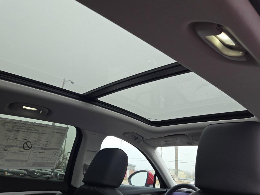 new 2025 Buick Envision car, priced at $44,394