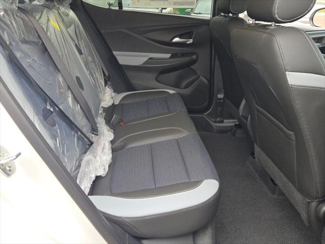new 2025 Buick Envista car, priced at $25,390