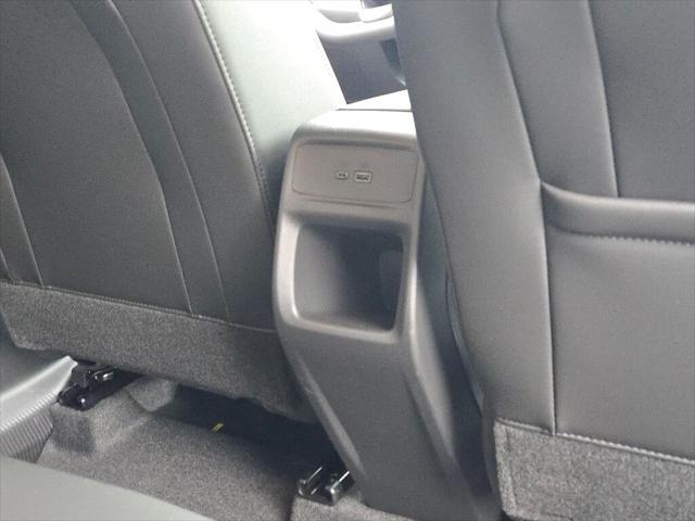 new 2025 Buick Envista car, priced at $25,390