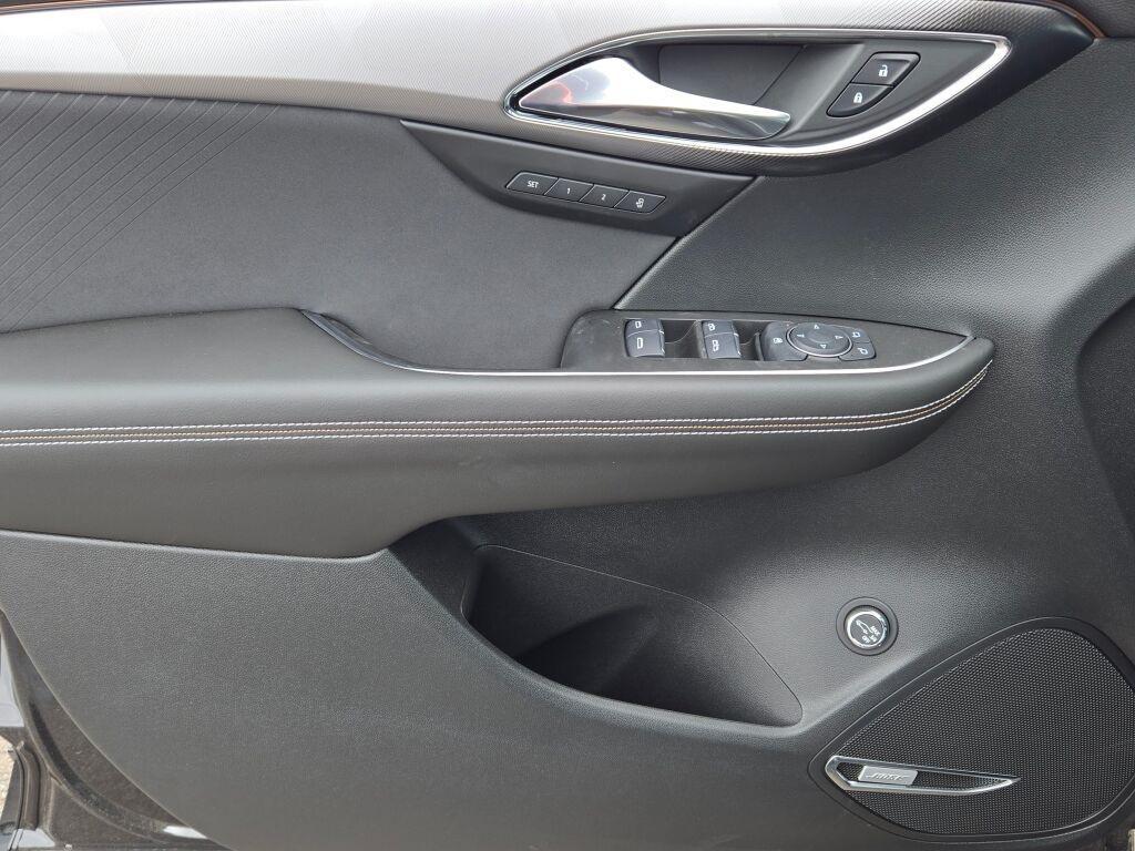 new 2025 Buick Envision car, priced at $39,240