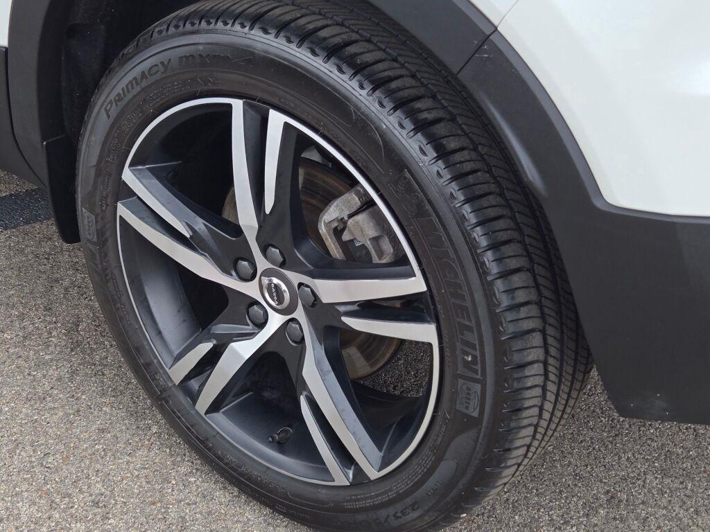 used 2020 Volvo XC40 car, priced at $28,644