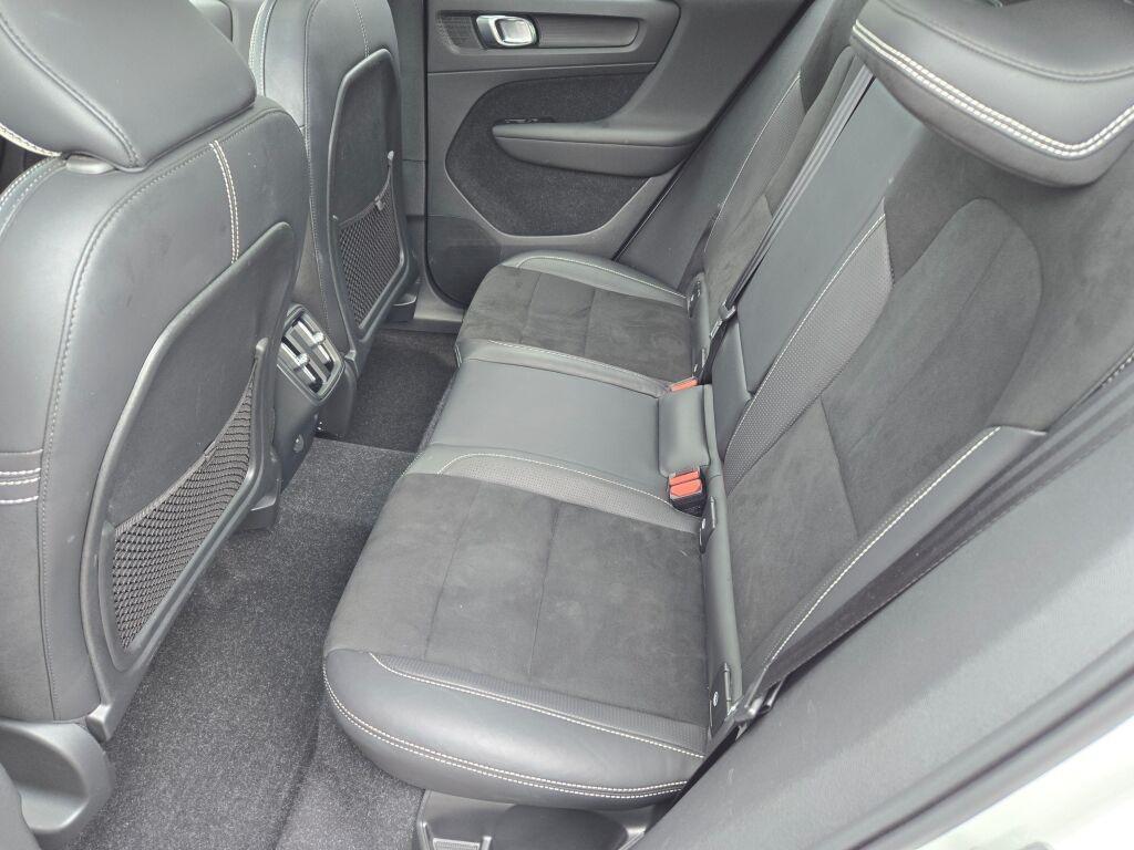 used 2020 Volvo XC40 car, priced at $28,644