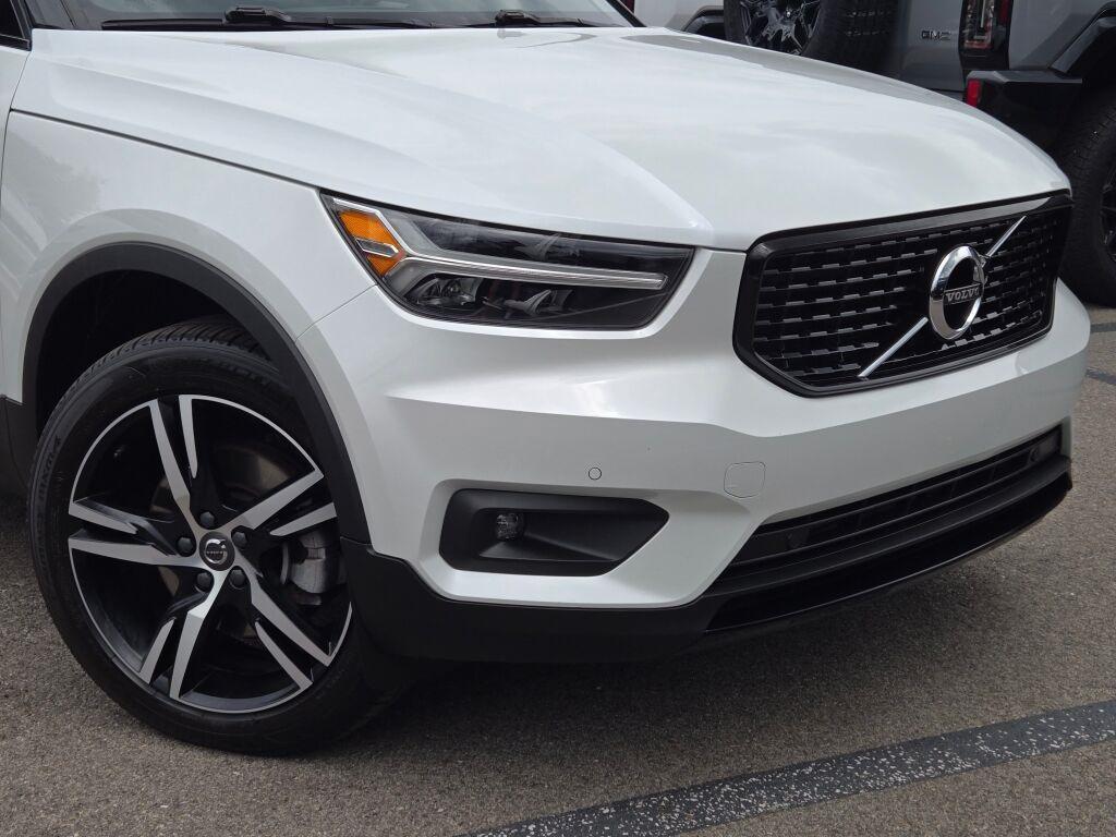 used 2020 Volvo XC40 car, priced at $28,644