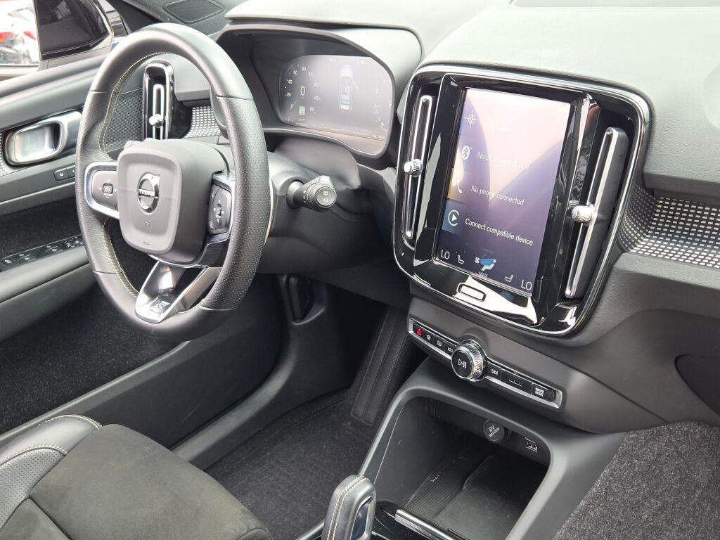 used 2020 Volvo XC40 car, priced at $28,644