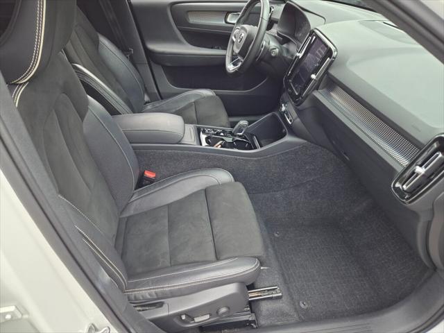 used 2020 Volvo XC40 car, priced at $28,644