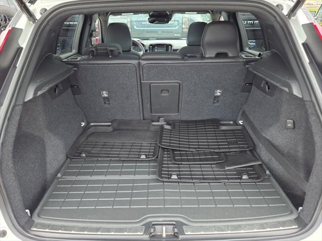 used 2020 Volvo XC40 car, priced at $28,644