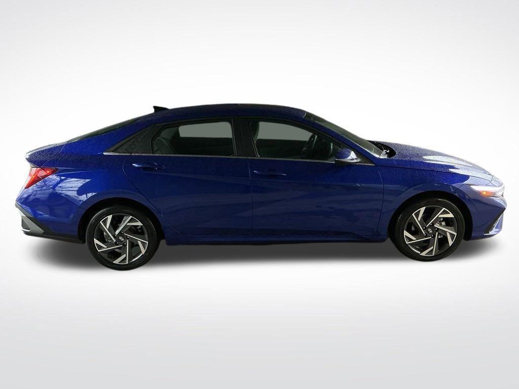 new 2025 Hyundai Elantra HEV car, priced at $30,590