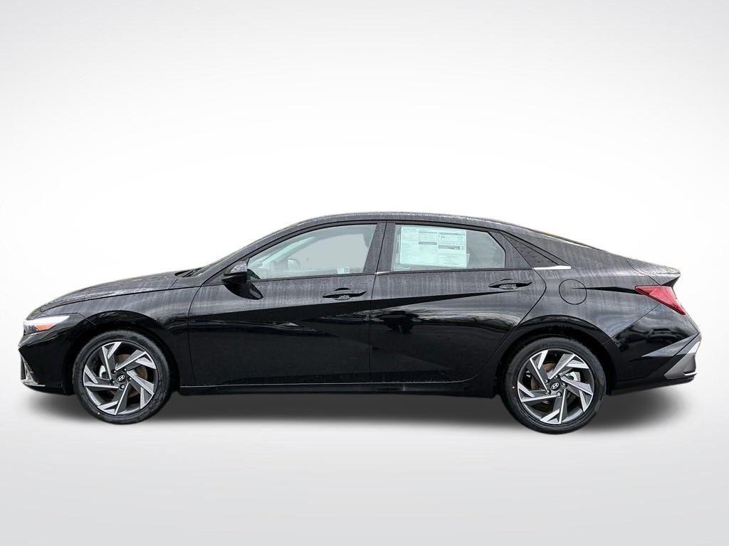 new 2025 Hyundai Elantra car, priced at $26,524