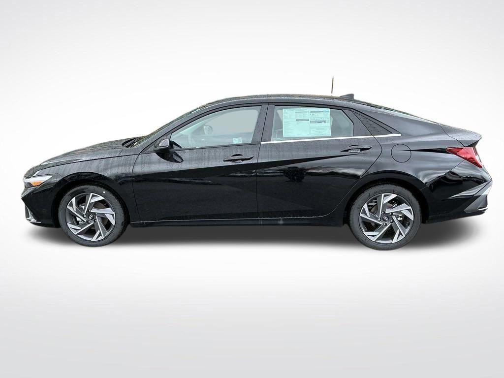 new 2025 Hyundai Elantra car, priced at $27,417