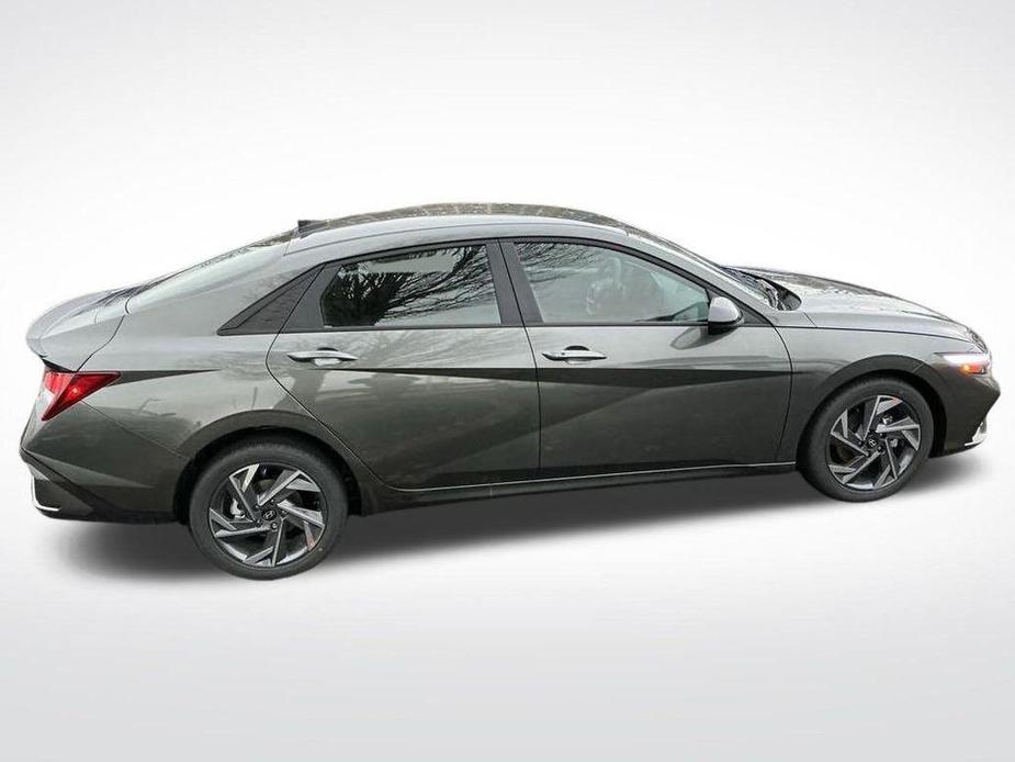 new 2025 Hyundai Elantra car, priced at $23,006