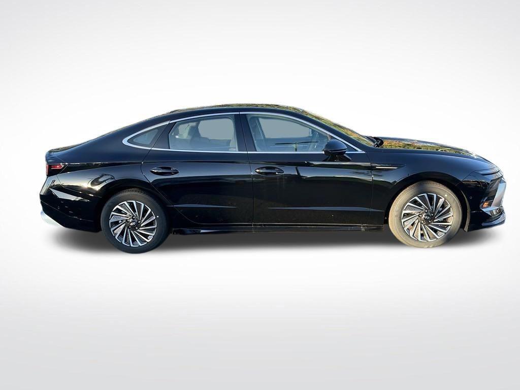 new 2025 Hyundai Sonata Hybrid car, priced at $38,275