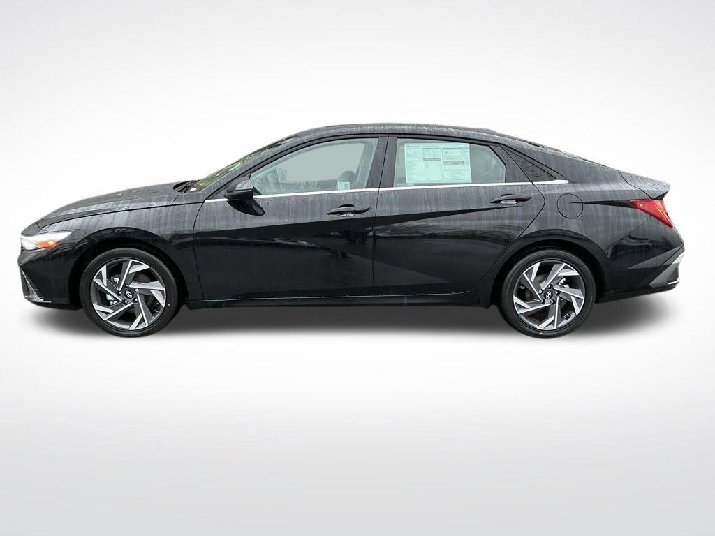 new 2025 Hyundai Elantra HEV car, priced at $30,560